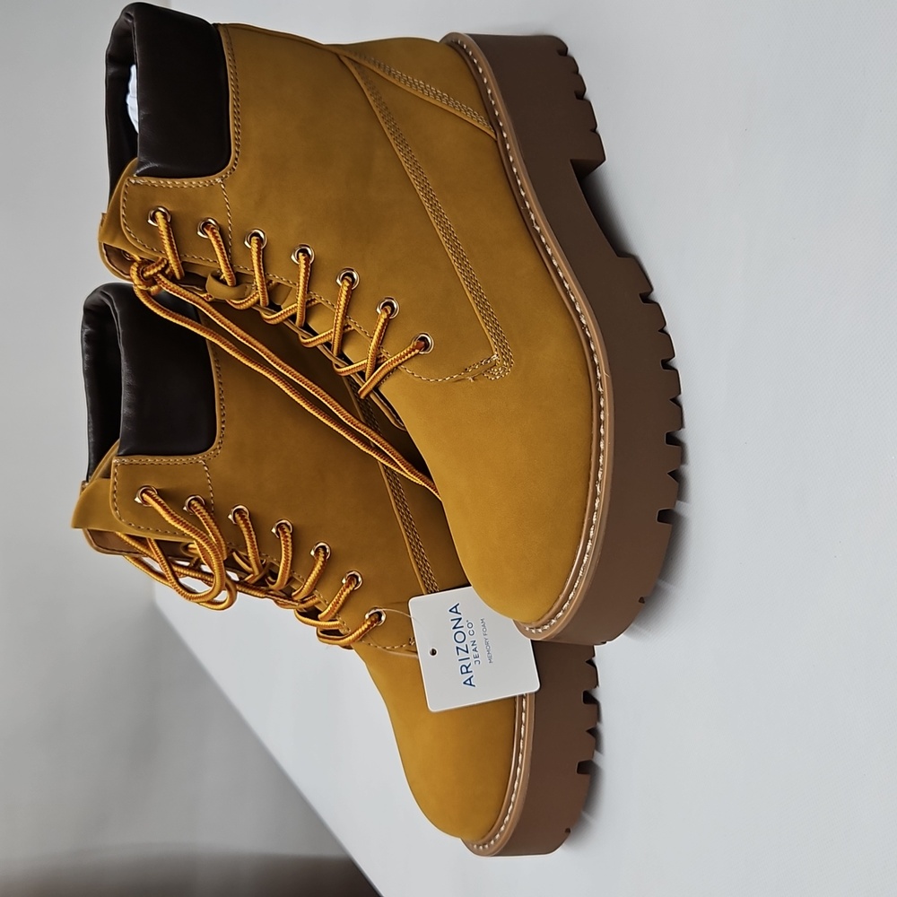 Arizona Jean Co Womens Traba Block Heel Work Boots.